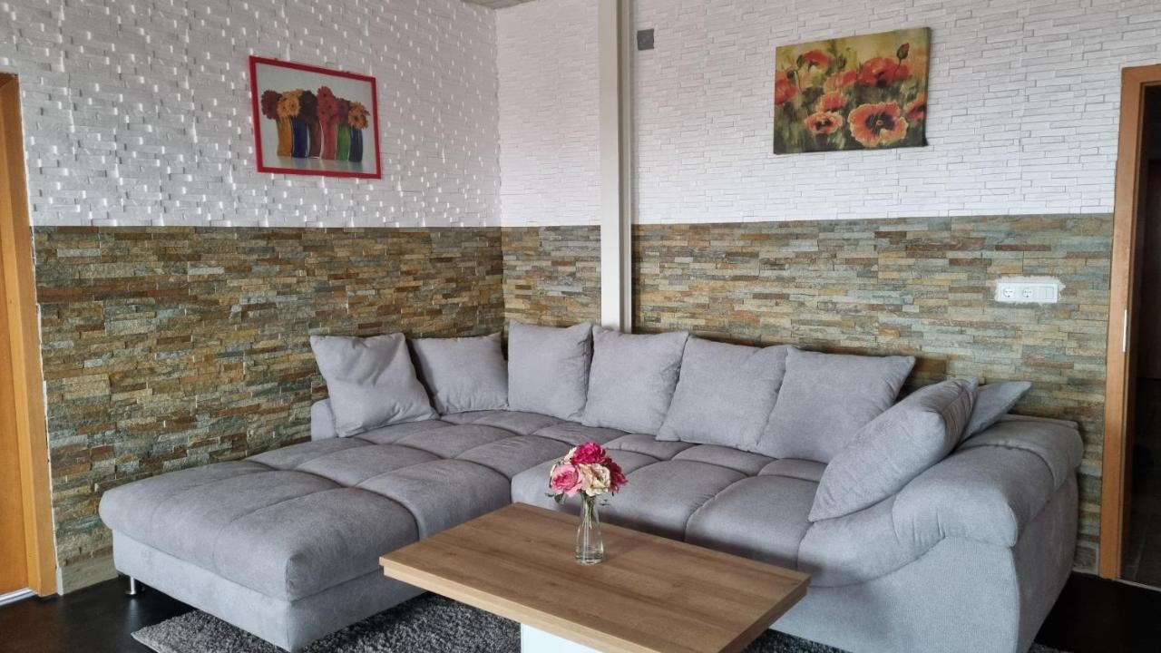 Modern Eingerichtete 3-Zi-Ferienwohnung Zu Vermieten Loeffingen Exterior photo